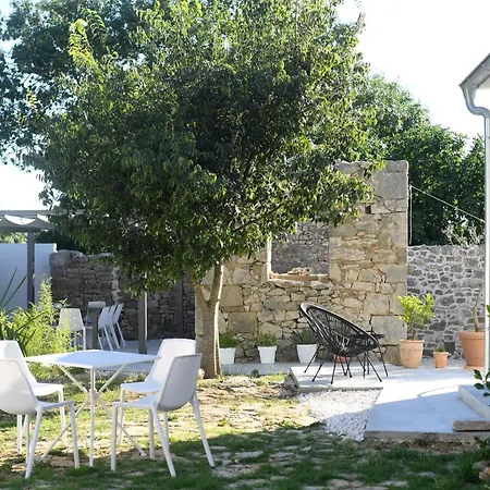 Ruzarica Casa de Férias *